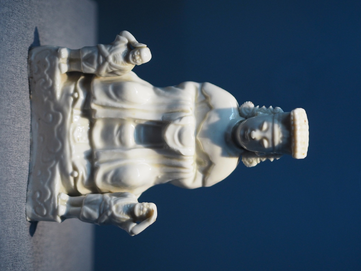 明德化窑白釉妈祖坐像福建博物院藏