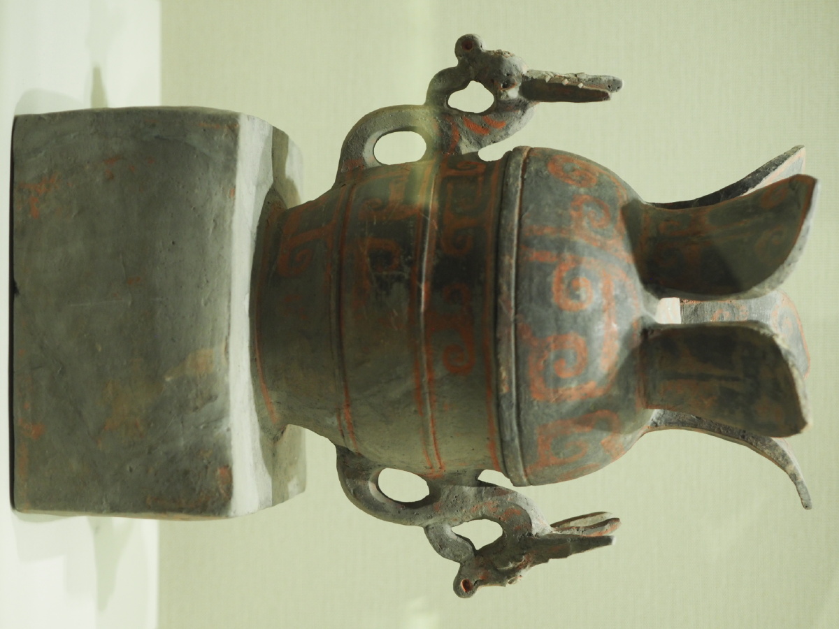 战国彩绘陶簋辽宁省文物考古研究所藏