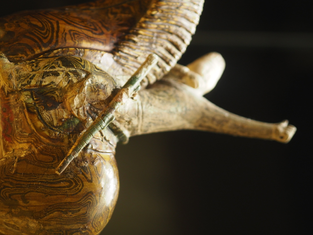 唐绞胎骑射俑陕西历史博物馆藏