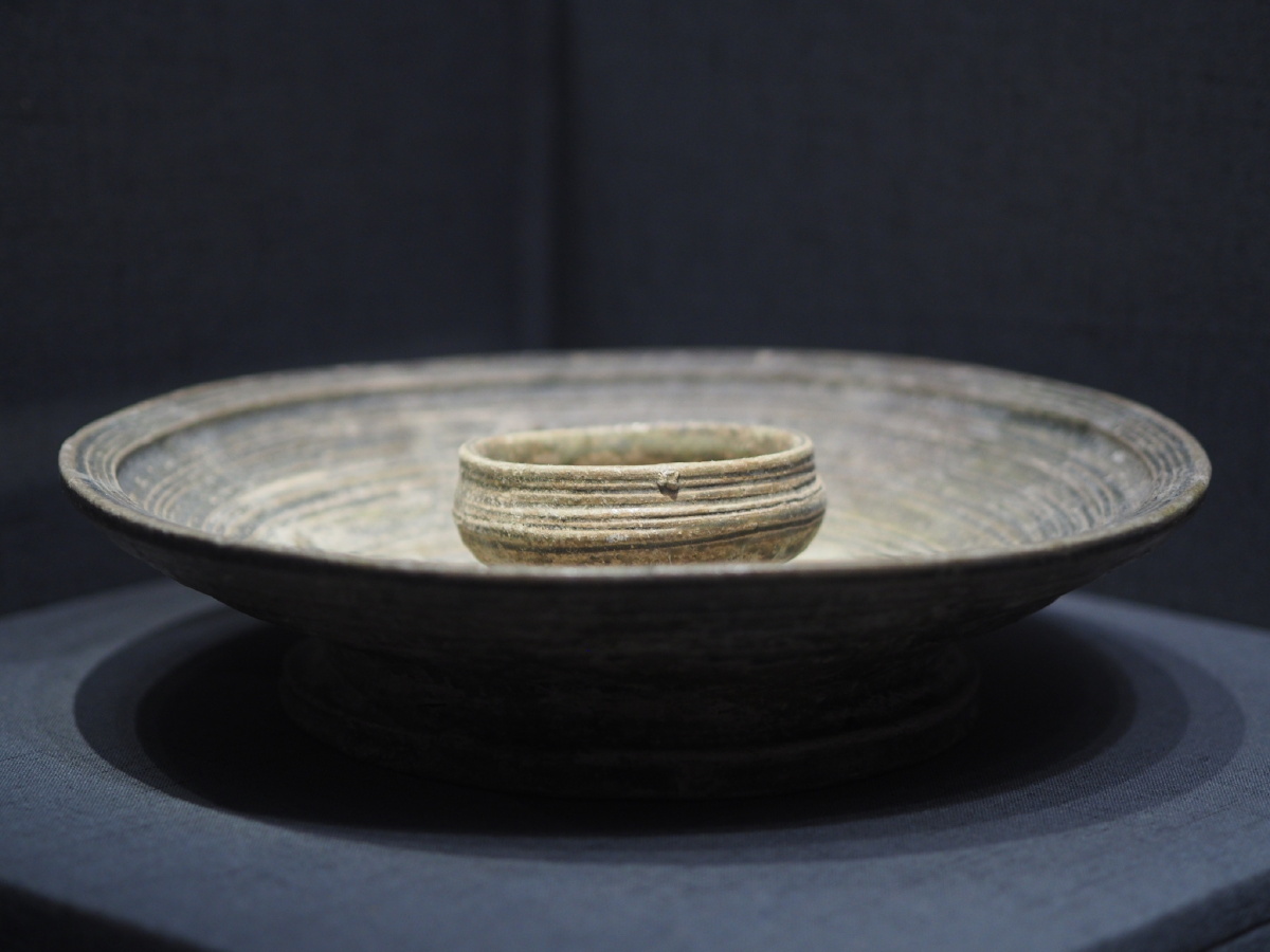 西周原始瓷簋式盘杭州博物馆藏