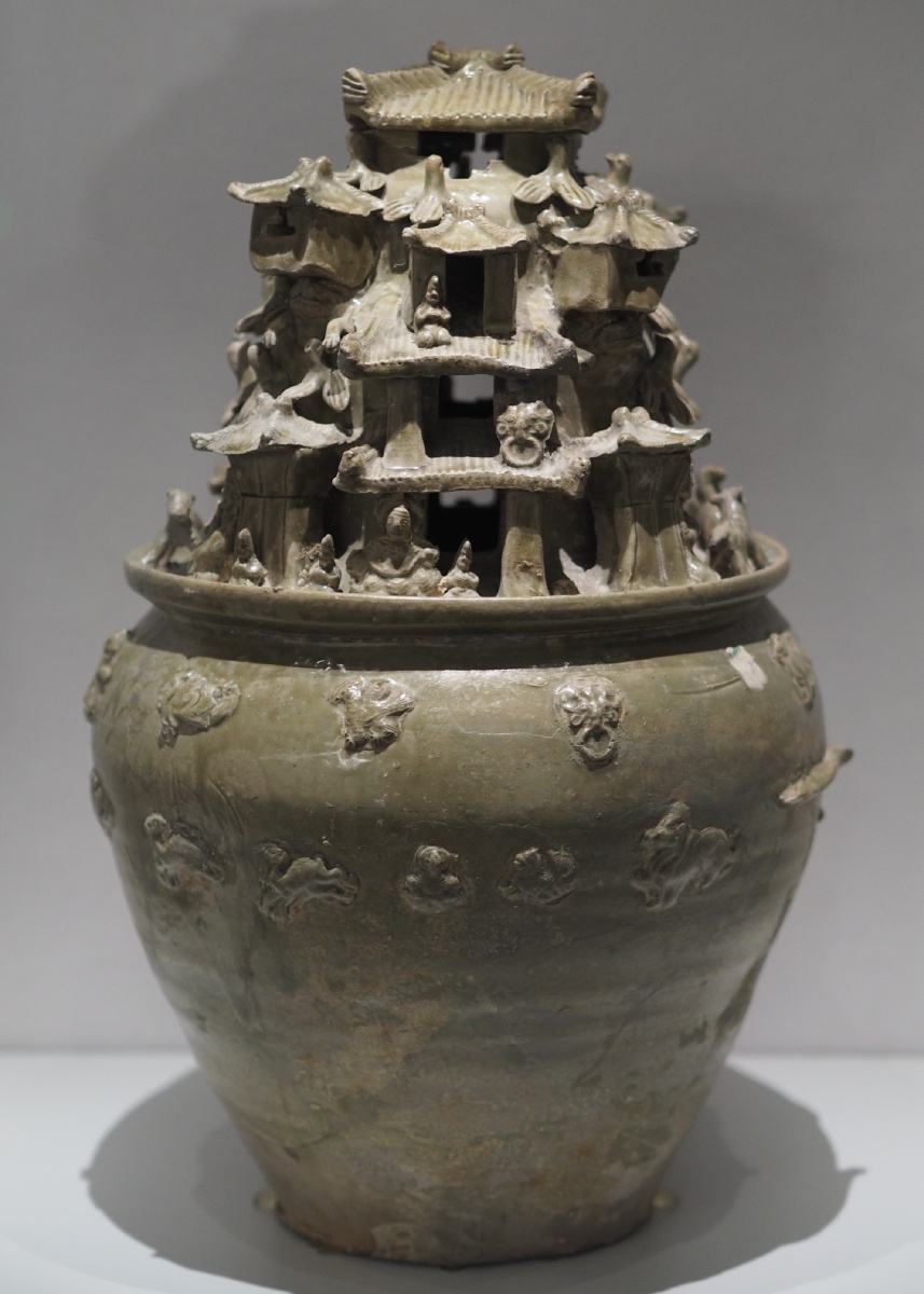 西晋青瓷鸟兽人物楼阁式堆塑罐吴中博物馆藏