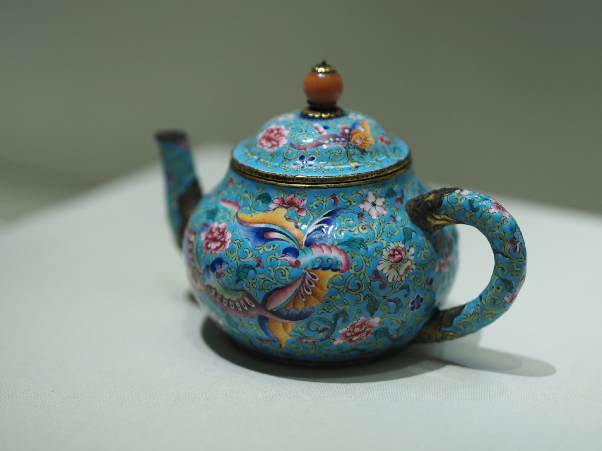 清乾隆画珐琅花鸟小壶沈阳故宫博物院藏