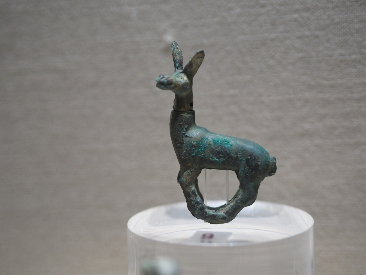 战国铜鹿宁夏博物馆藏