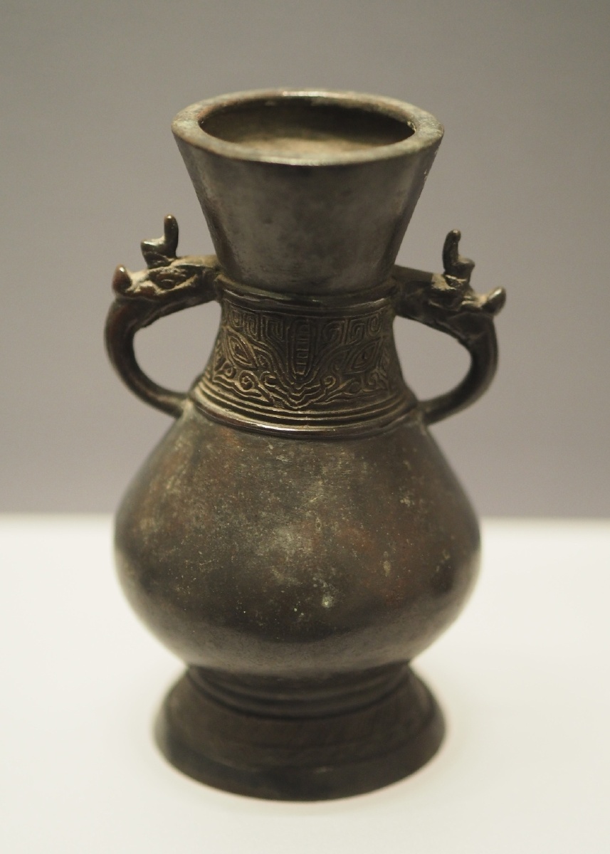 [明] 兽耳铜壶 闵行博物馆藏