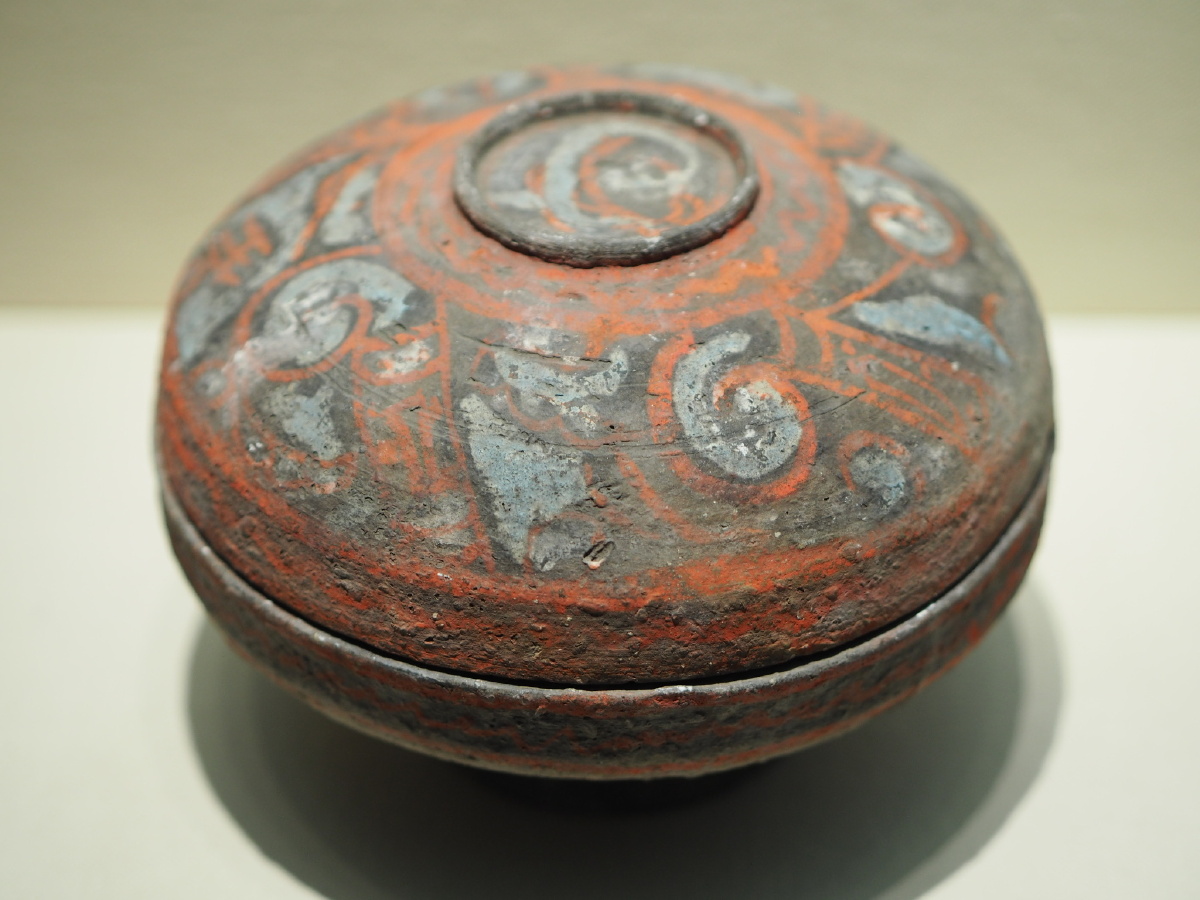 西汉彩绘陶盒河北博物院藏满城汉墓展