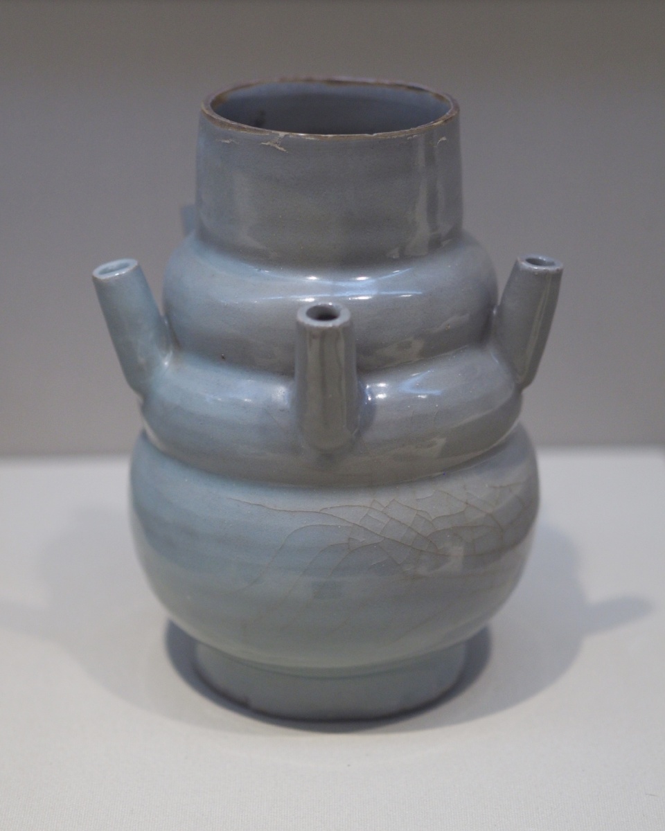 南宋龙泉窑青瓷五管瓶浙江省博物馆藏