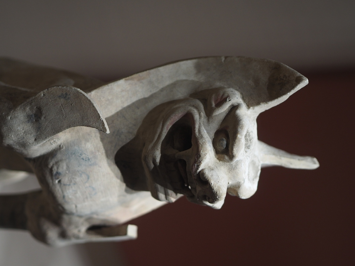 唐镇墓兽宁夏博物馆藏