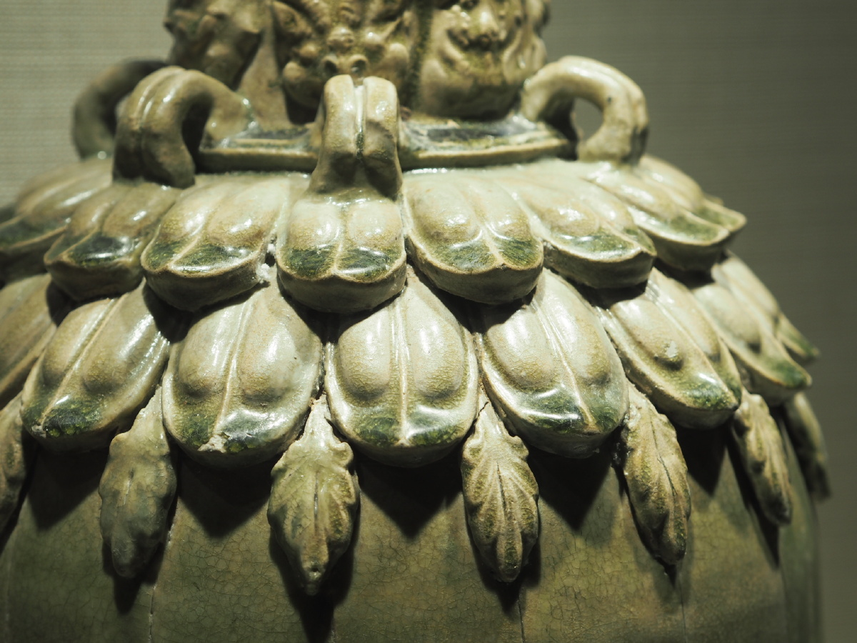 北朝青瓷莲花尊苏州东吴博物馆藏