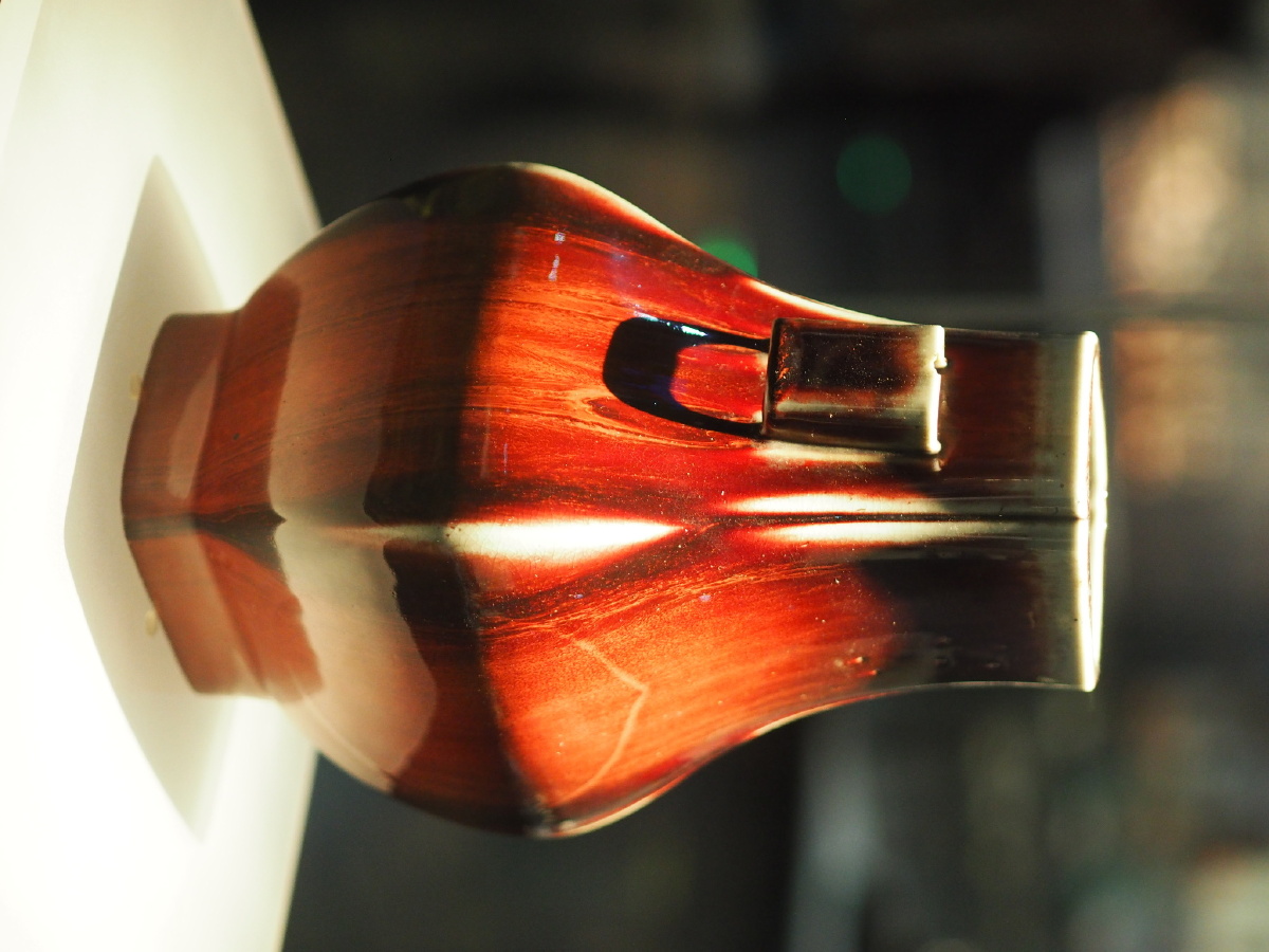 清窑变釉瓷穿带瓶成都博物馆藏