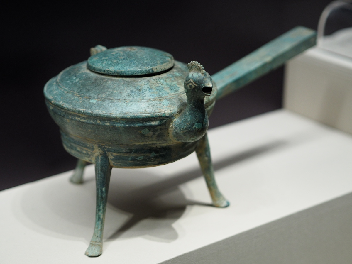 西晋鸡首壶形青釉鐎斗江西省博物馆藏