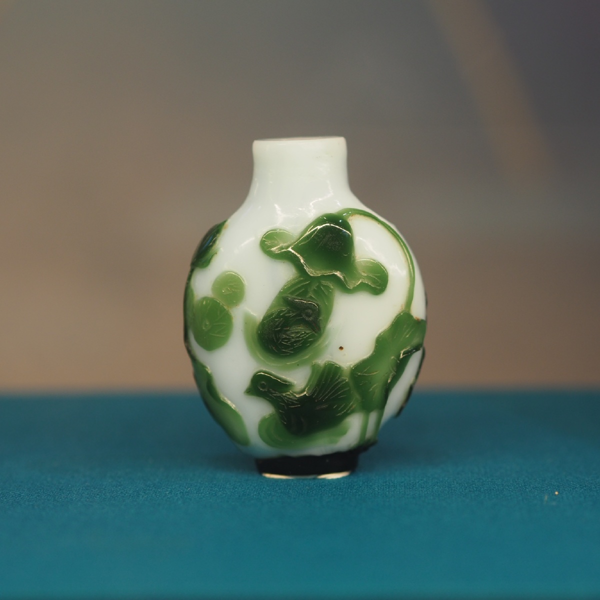 民国鸳鸯纹套料烟壶河北博物院藏