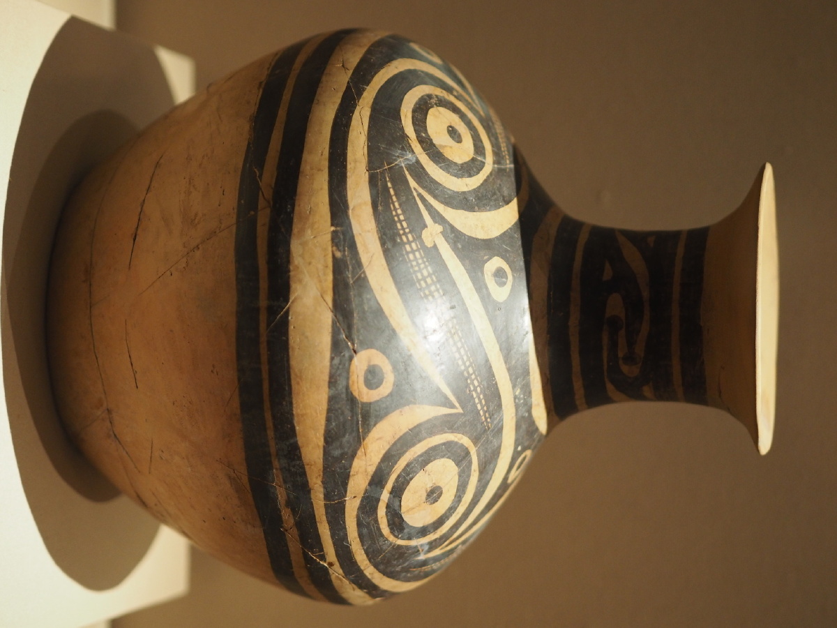 新石器时代仰韶文化漩涡纹壶兰州市博物馆藏