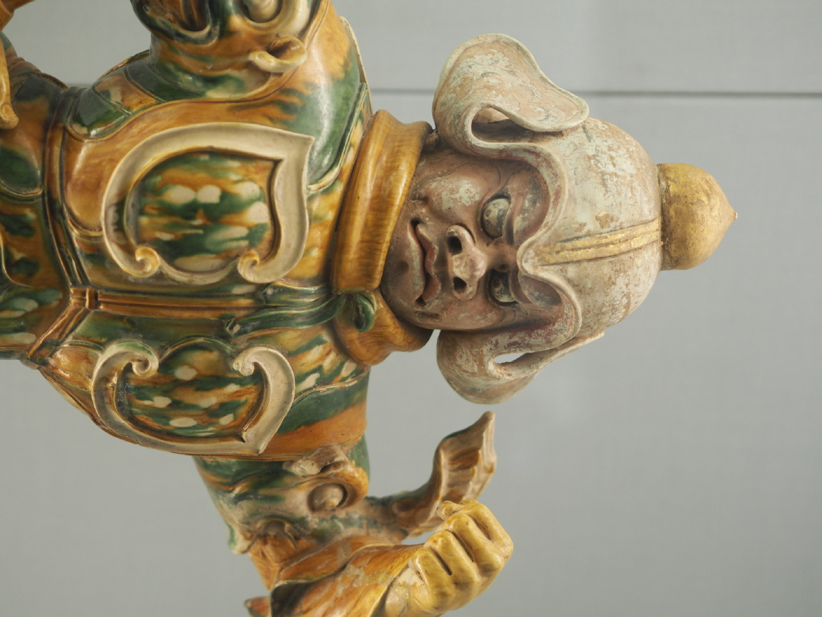 唐彩色釉陶天王俑上海博物馆藏