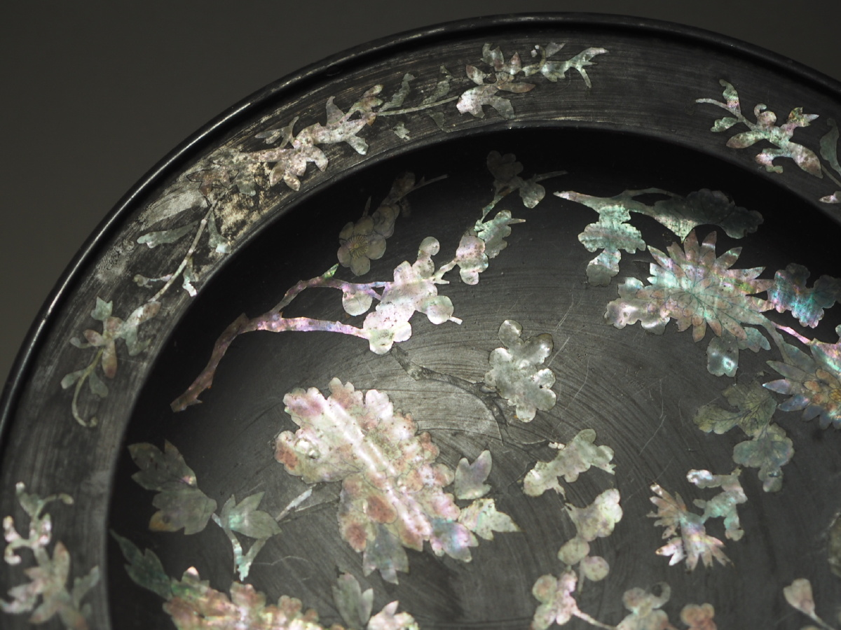 清铜胎嵌螺钿盘镇江博物馆藏