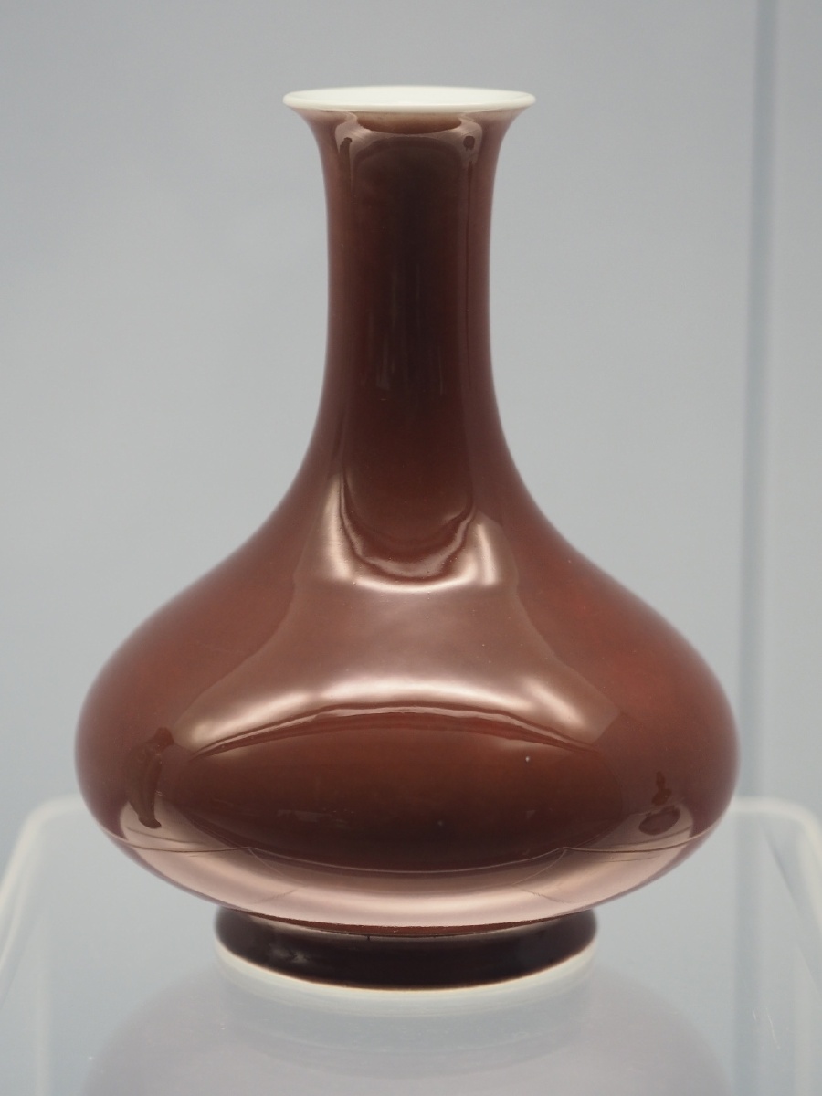 [清·乾隆] 景德镇窑红釉瓶 上海博物馆藏