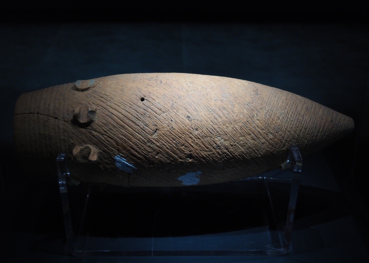 新石器时代马家浜文化陶尖底瓶张家港博物馆藏