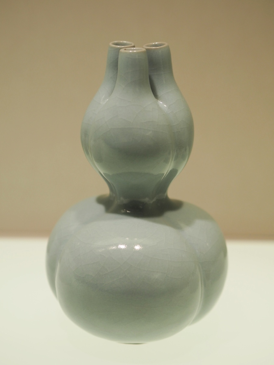 [清·乾隆] 冬青釉三连葫芦瓶 辽宁省博物馆藏