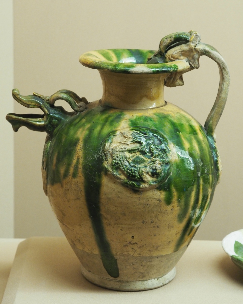 唐黄釉绿彩龙首壶扬州博物馆藏