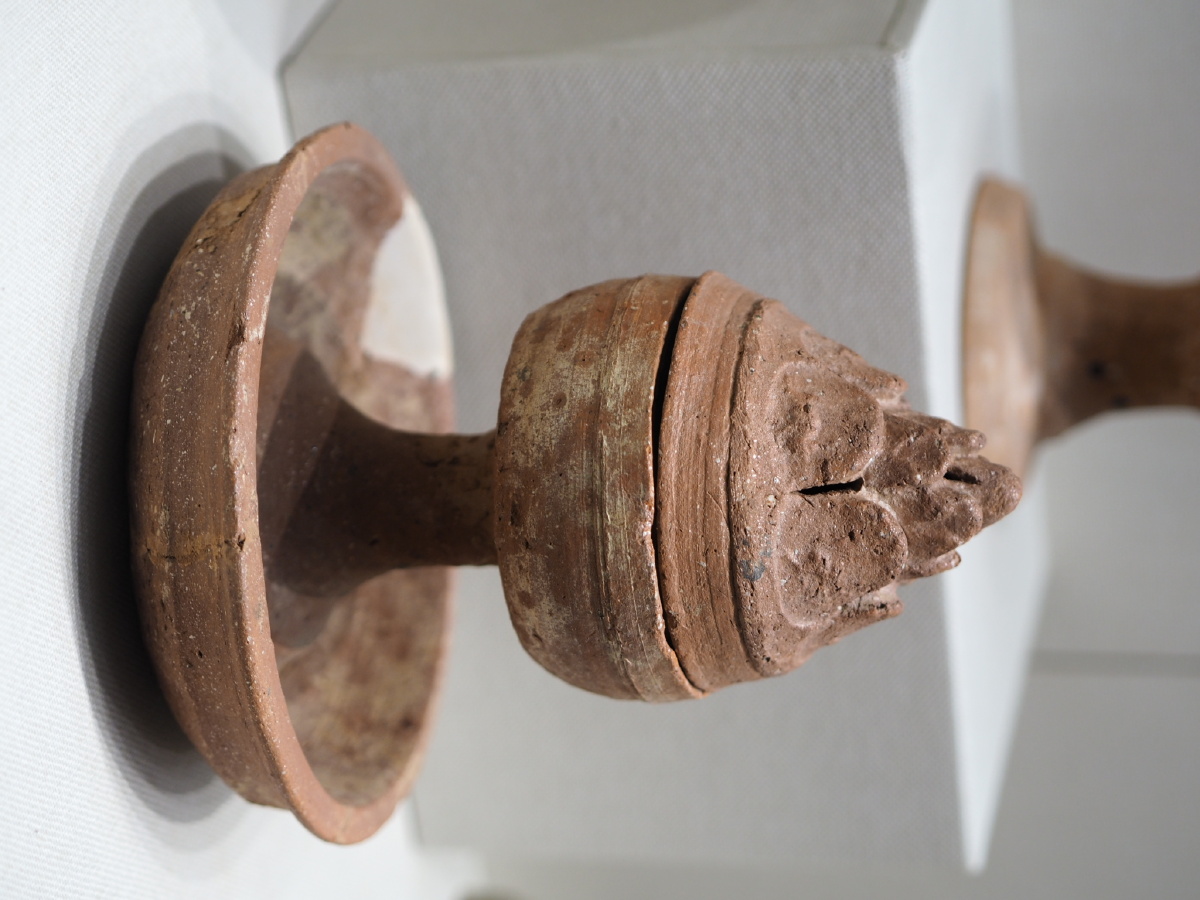 汉红陶博山炉涿州博物馆藏