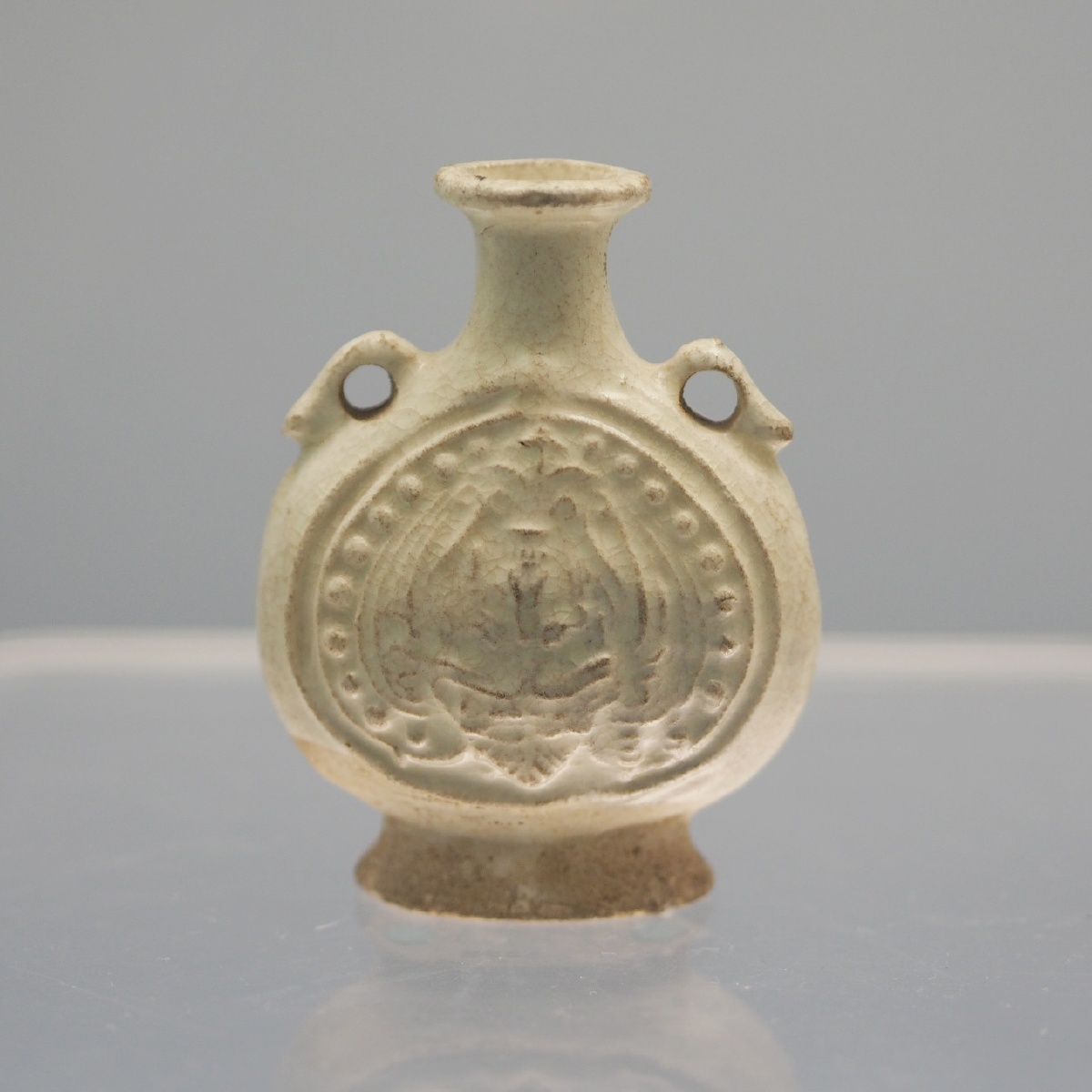 [隋] 白釉印花双系扁壶 上海博物馆藏