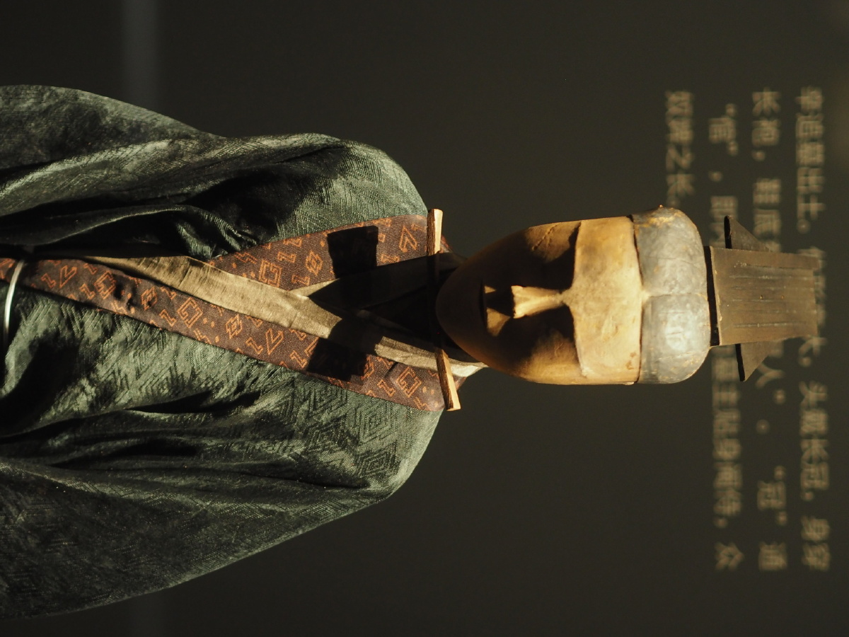 西汉冠人俑湖南省博物馆藏马王堆汉墓展