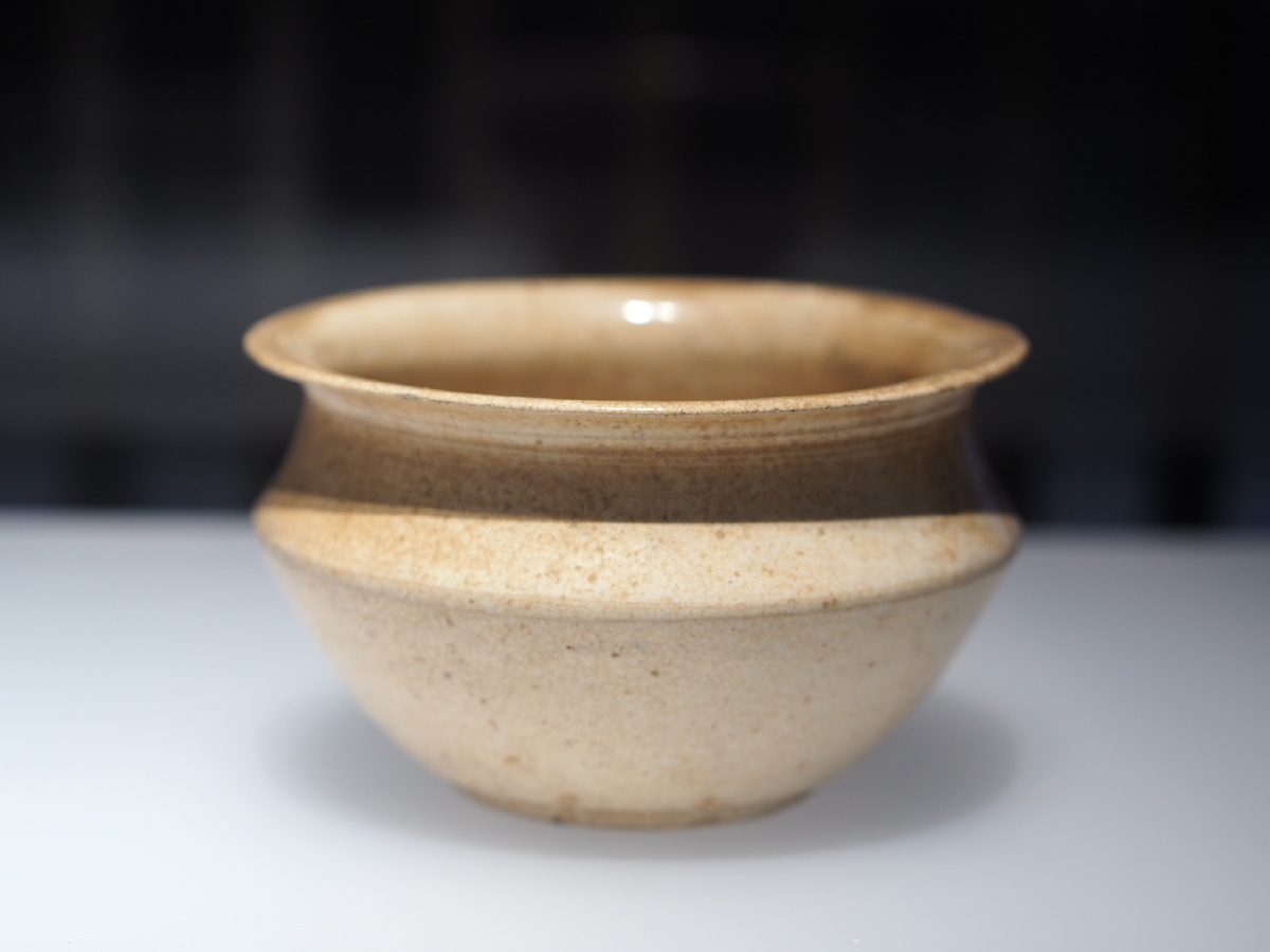 北宋青白釉折肩钵景德镇中国陶瓷博物馆藏