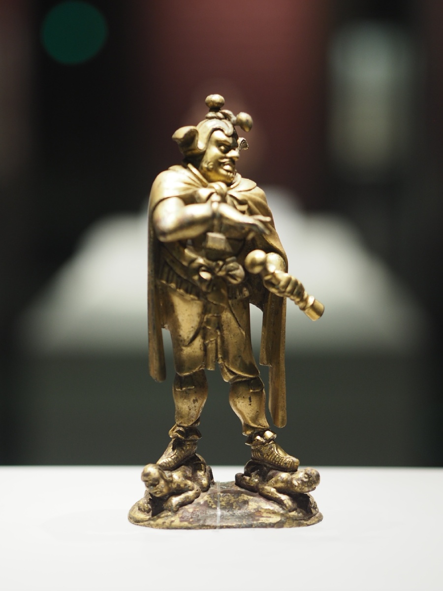 唐五代鎏金铜天王像定州博物馆藏