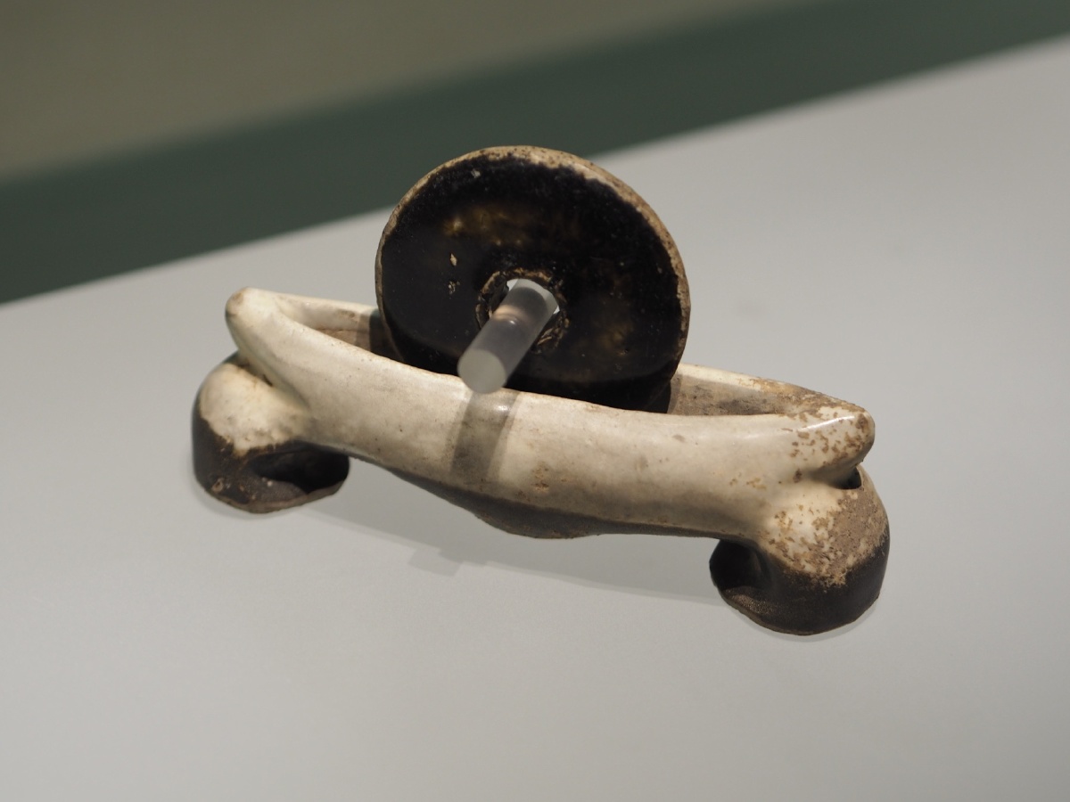 [宋] 黑白釉茶碾 河北博物院藏