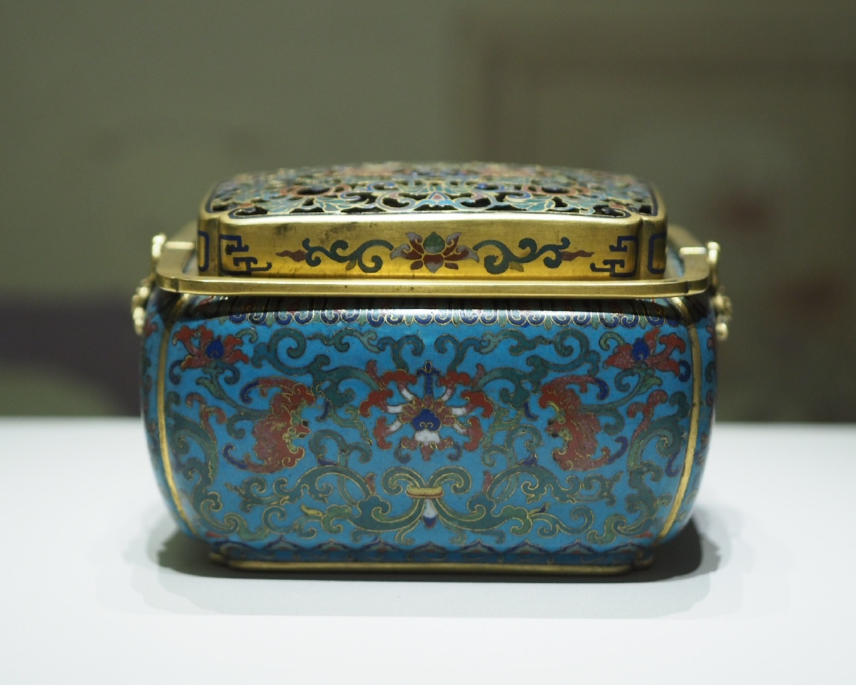 清掐丝珐琅莲蝠长方手炉沈阳故宫博物院藏