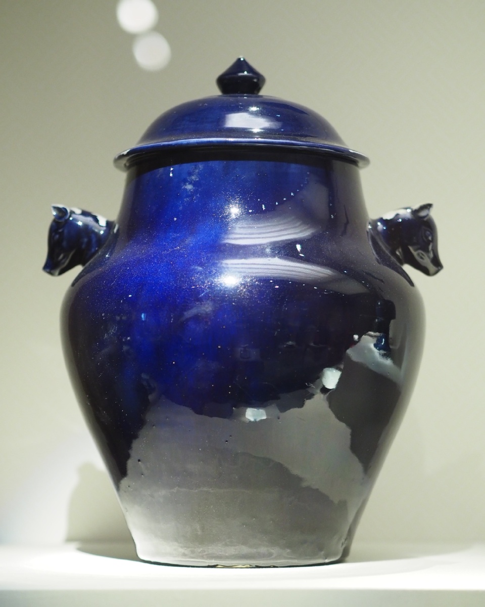 清乾隆霁蓝釉兽耳尊沈阳故宫博物院藏