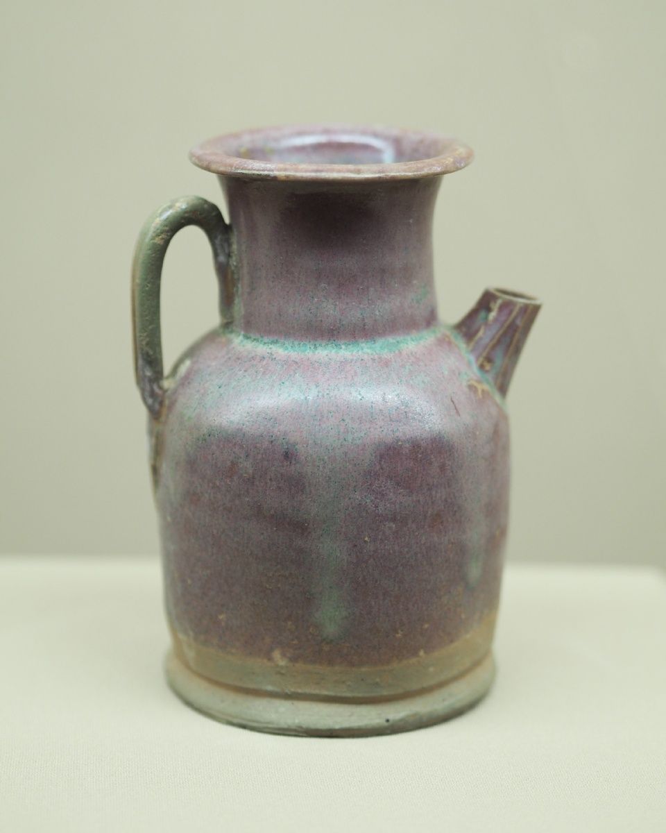 唐长沙窑红釉执壶上海博物馆藏