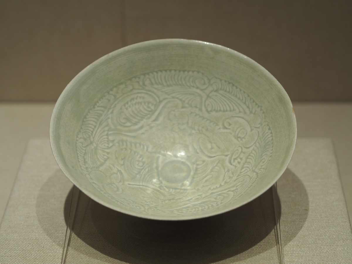 南宋景德镇窑青白釉刻花婴戏纹碗深圳博物馆藏