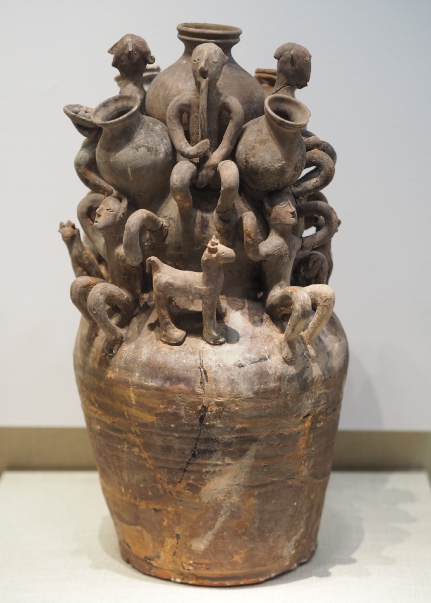 三国晋堆塑罐镇江博物馆藏