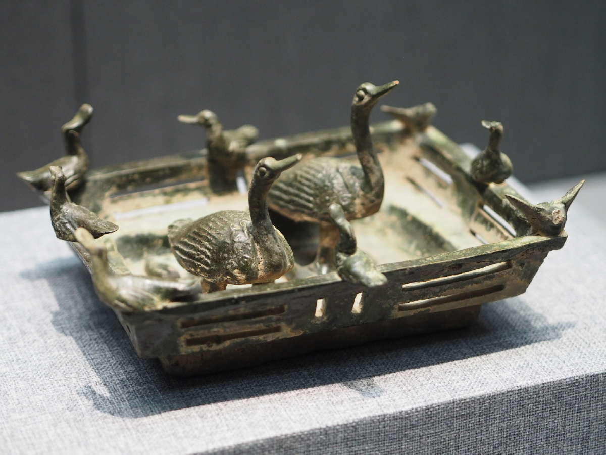 汉绿釉陶池济源博物馆藏