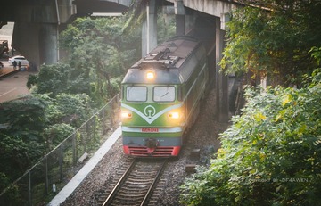 586121