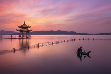 霞染集贤