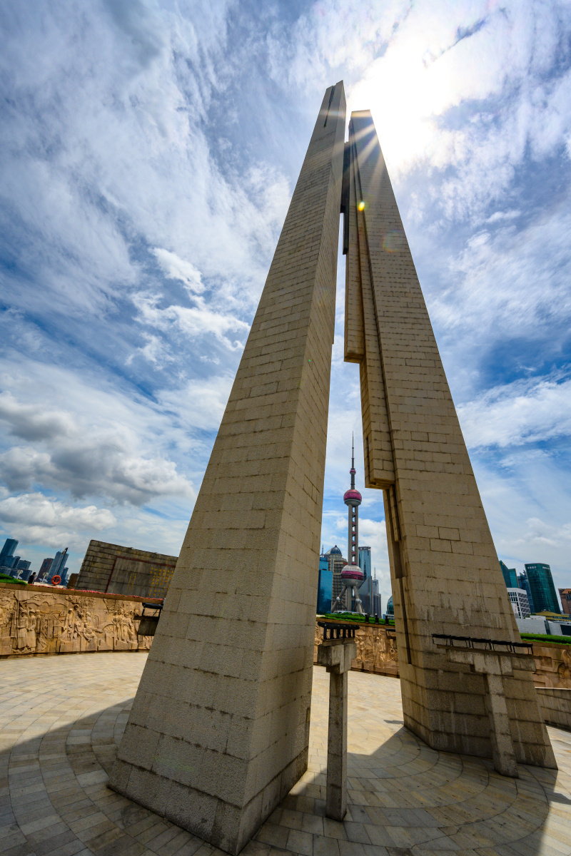 雨后的南京东路外滩