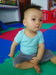 1571159