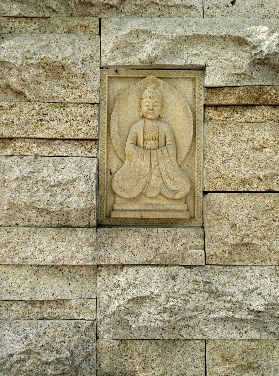 西安大雁塔东遗址公园春晓园浅浮雕佛像二十三尊