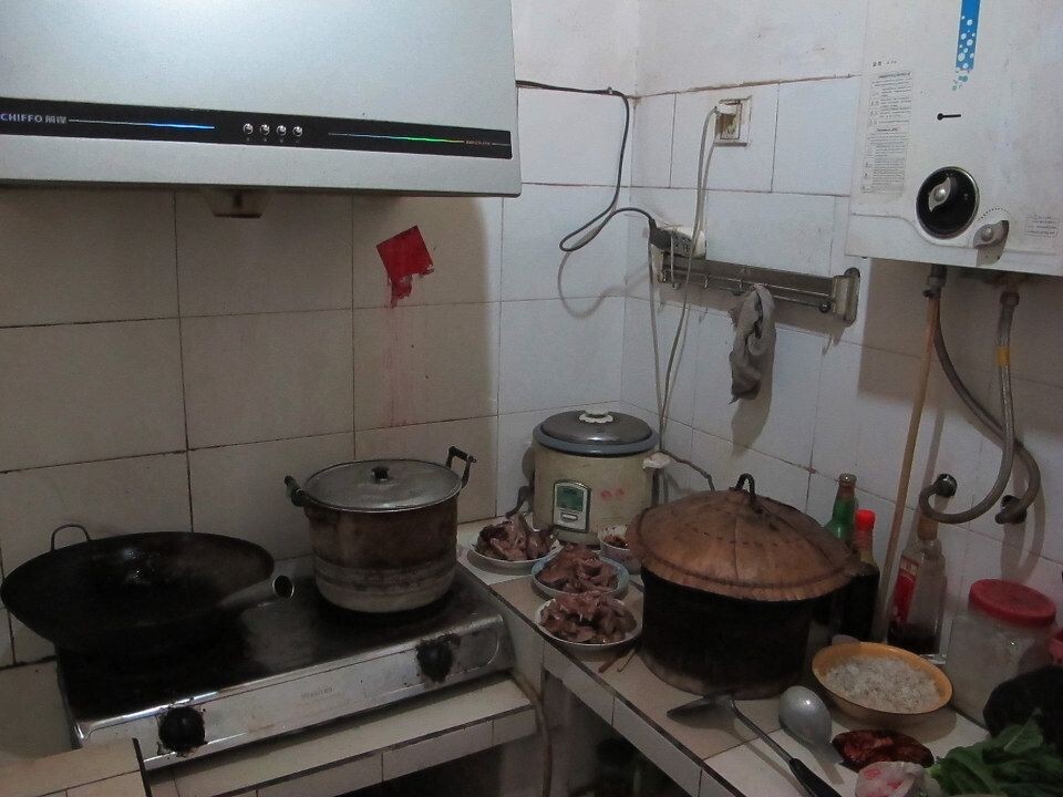 社会主义新农村----集中居住区见闻<br />
户户用上天然气.