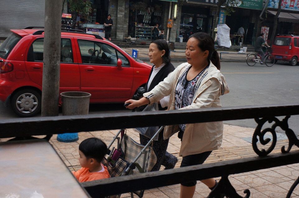 "苍蝇"馆子<br />