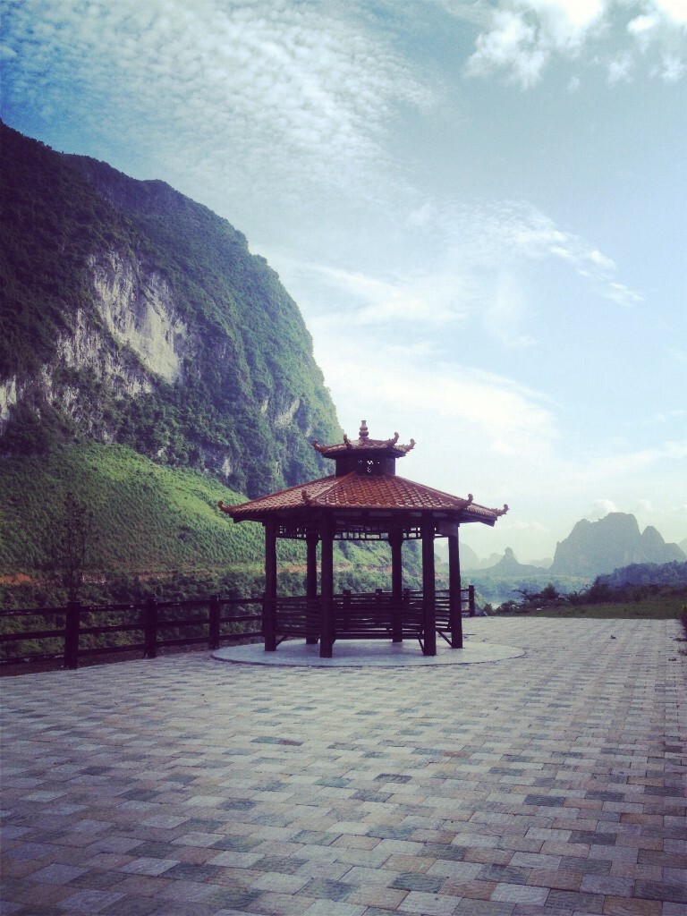 大化路上的凉亭
