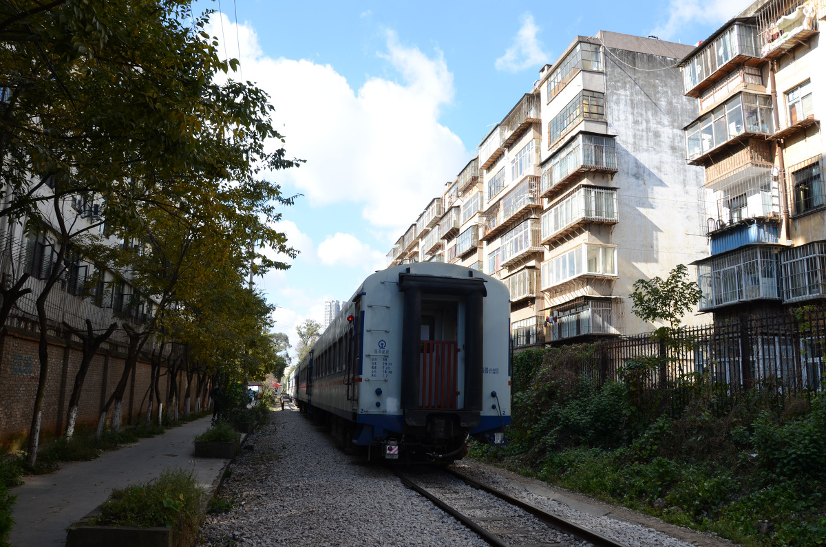 到昆工莲华，下车