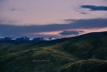 远山红霞