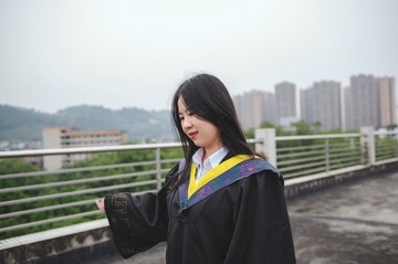 924773