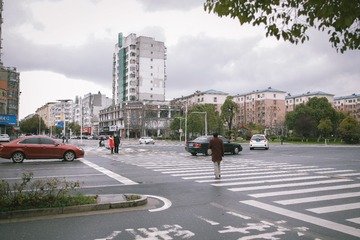 833901