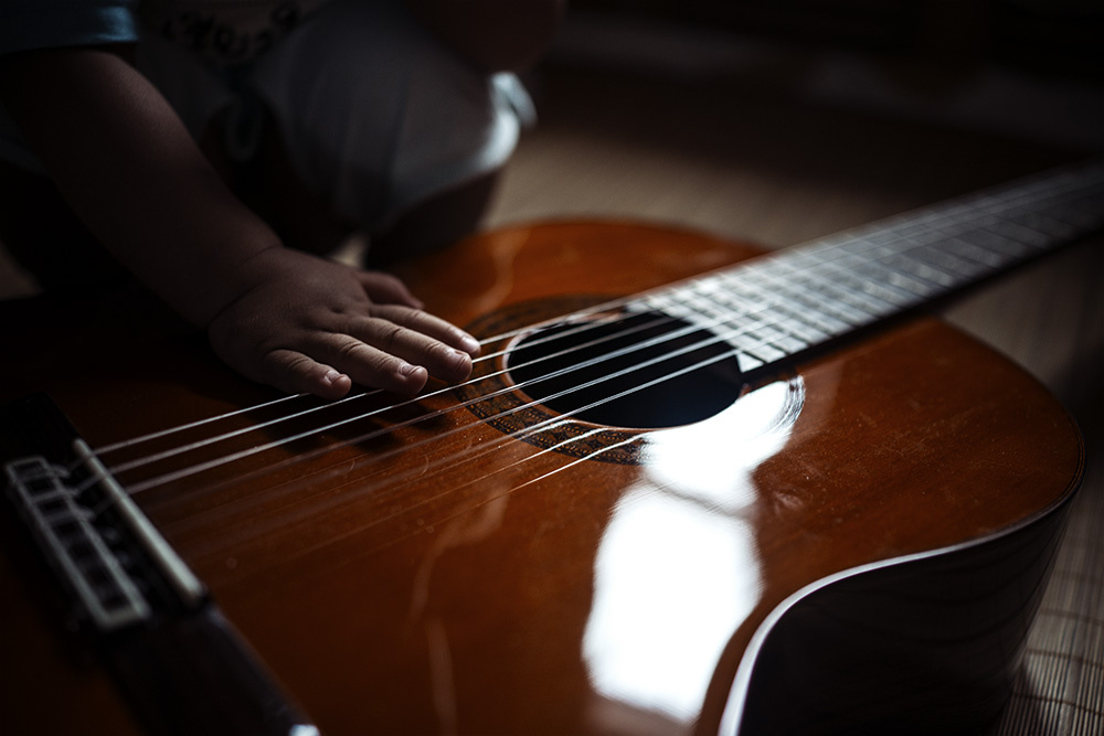 弹弹老爷的木吉他