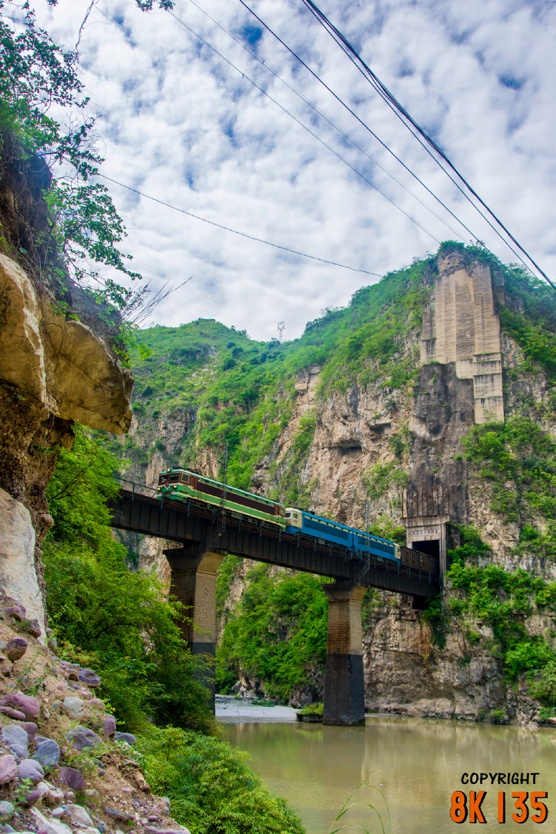 成昆线金口河峡谷