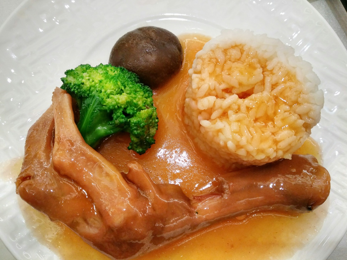 鹅掌饭鸭头鹅掌鸡翅膀下酒菜