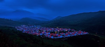 六盘山下新农村
